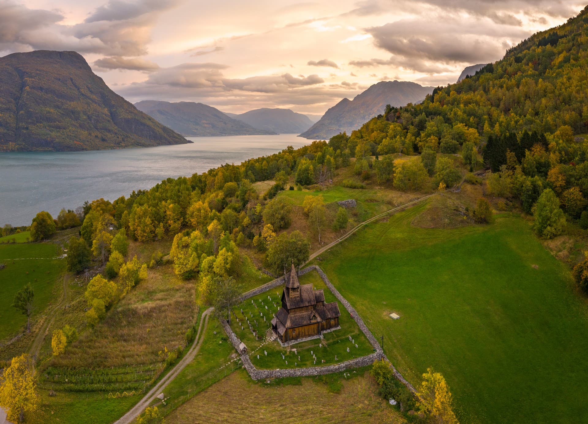 Urnes stavkyrkje