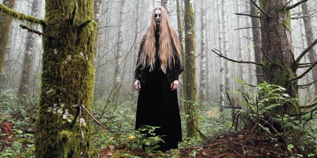 Hulder stands in the forest