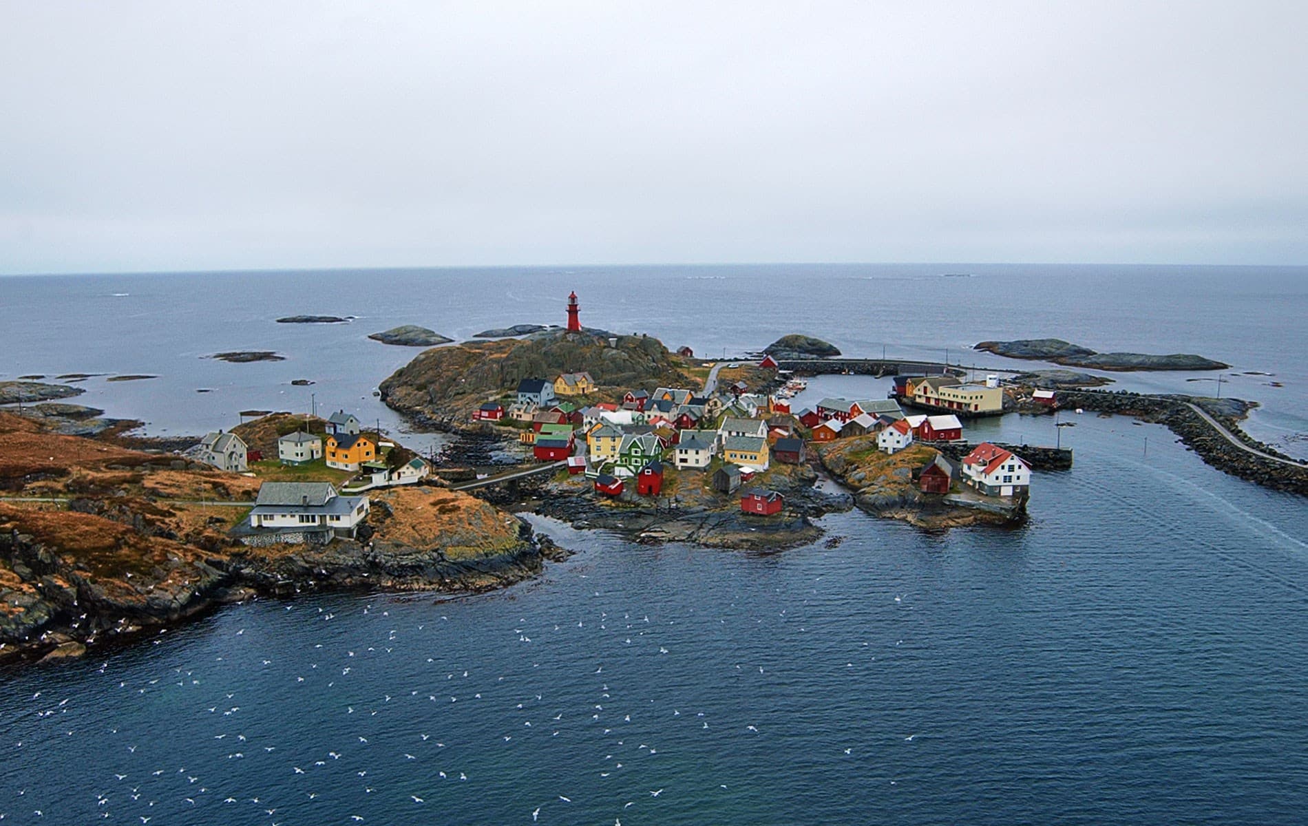 Fiskeværet Ona og Ona Fyr