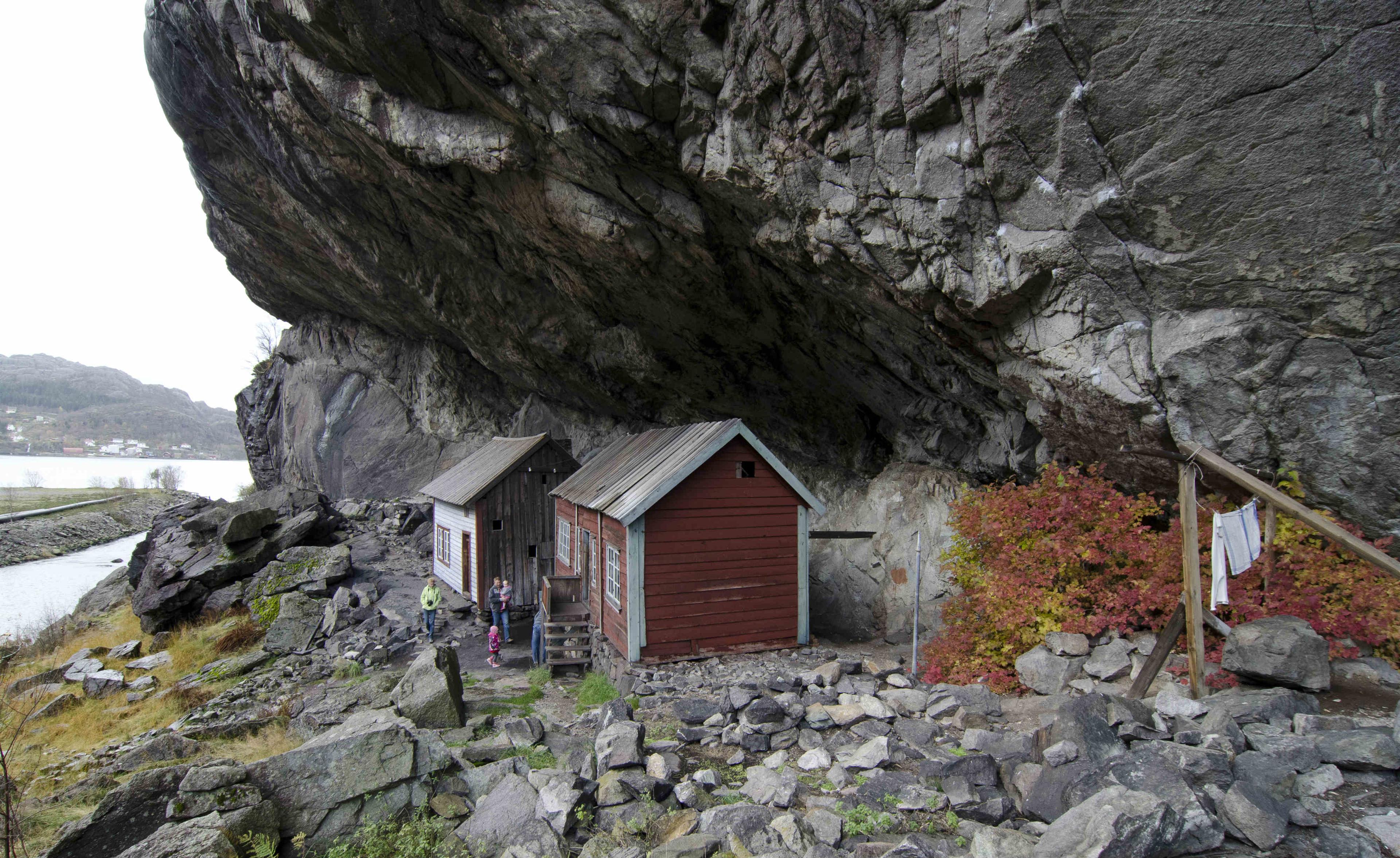 Helleren i Jøssingfjord