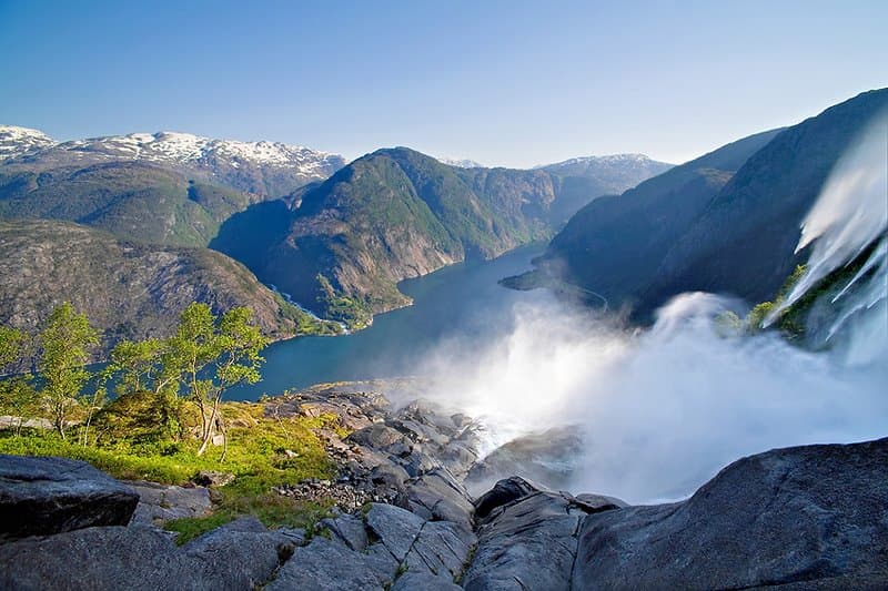 Langfoss og Åkrafjorden