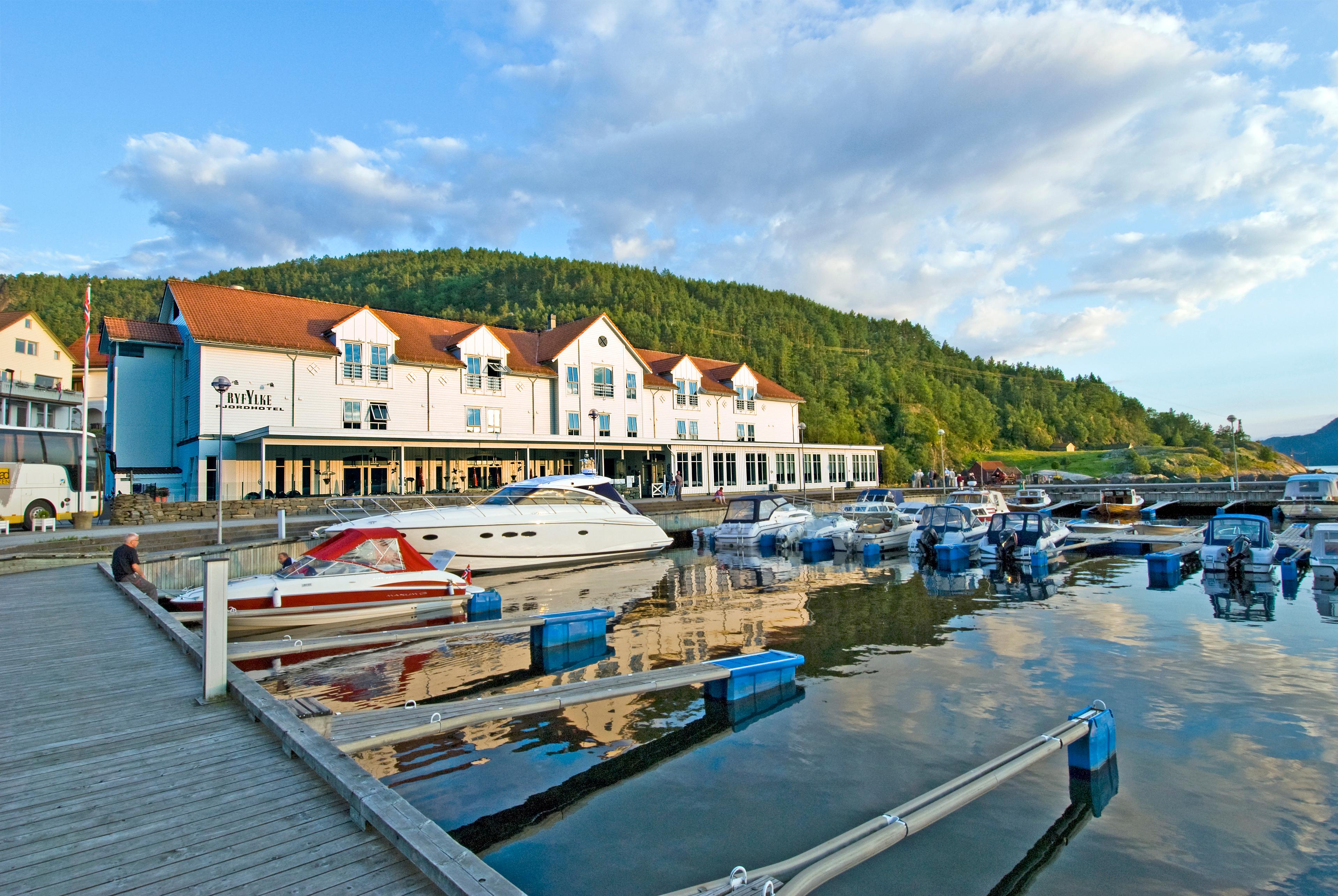 Fjordutsikt fra hotellet på Sand.