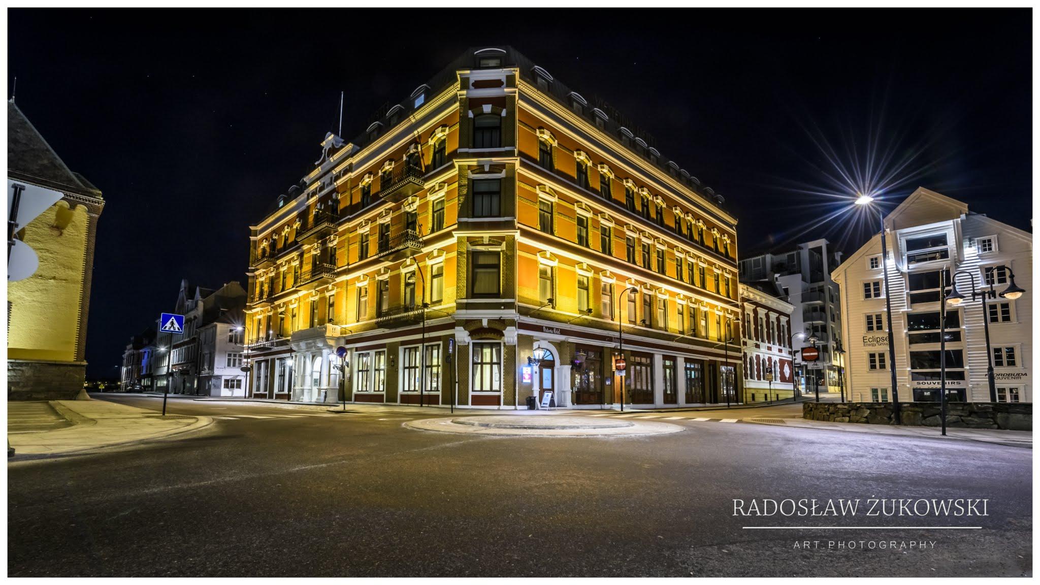 Et velkjent landemerke i sentrum av Stavanger er Hotel Victoria.