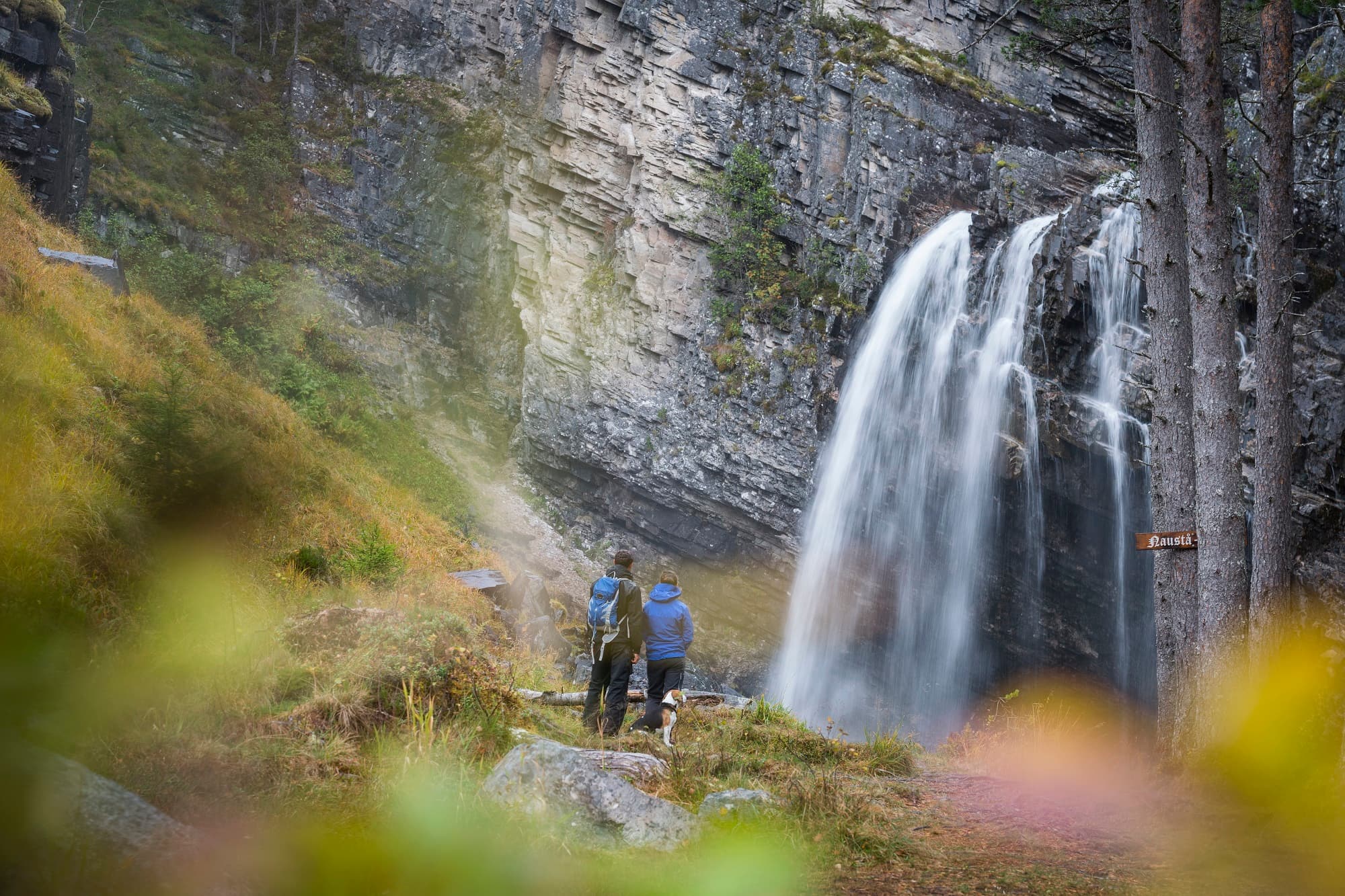 Nauståfossen