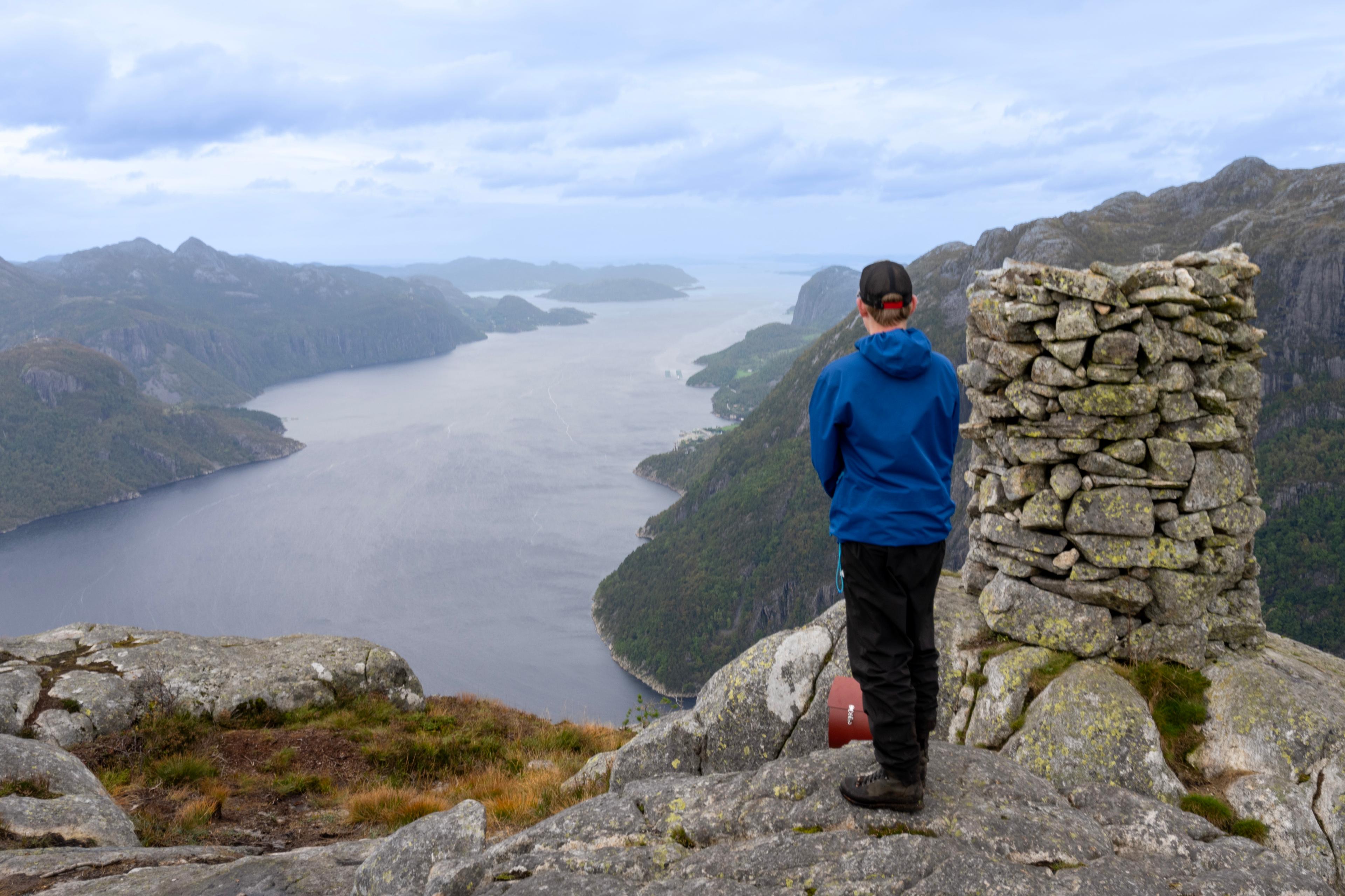 hike to Ramnstoknuten