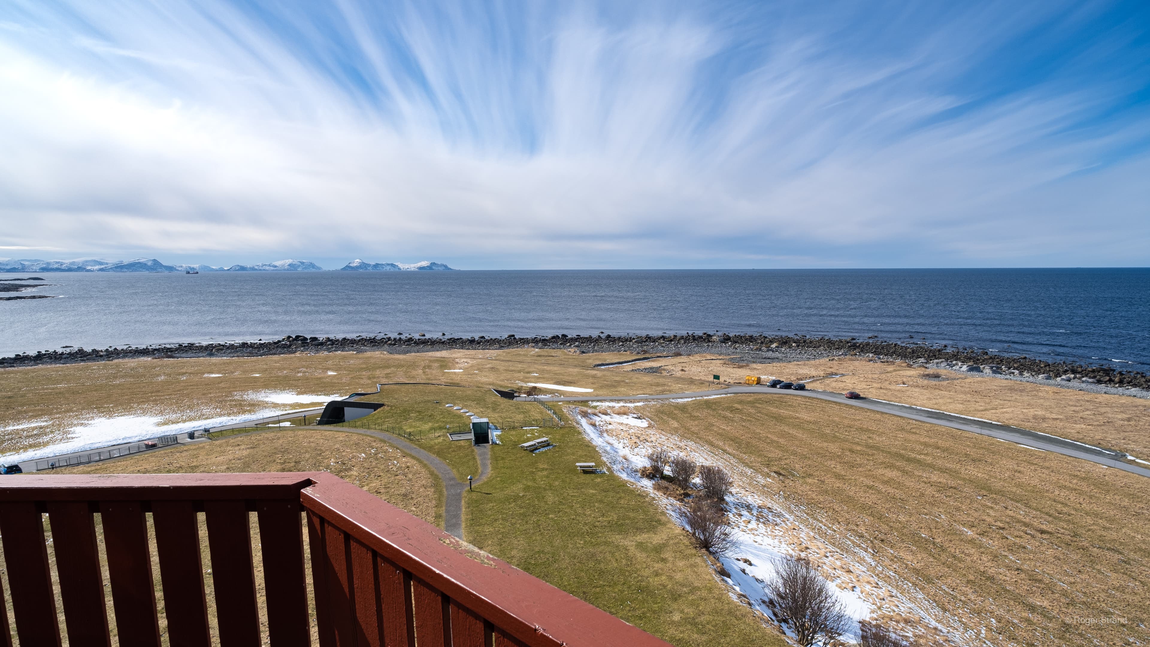 Utsikten fra Alnes fyr ut mot havet